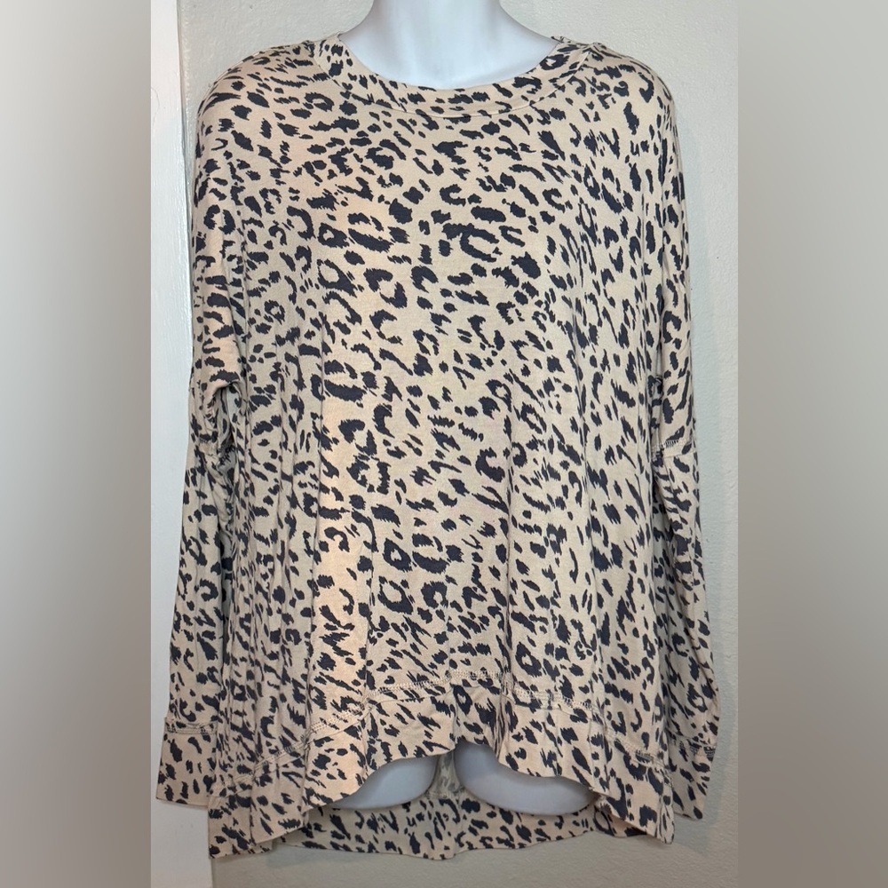 Kelly Renee Tan Cheetah Print high low hem T-Shirt Size L